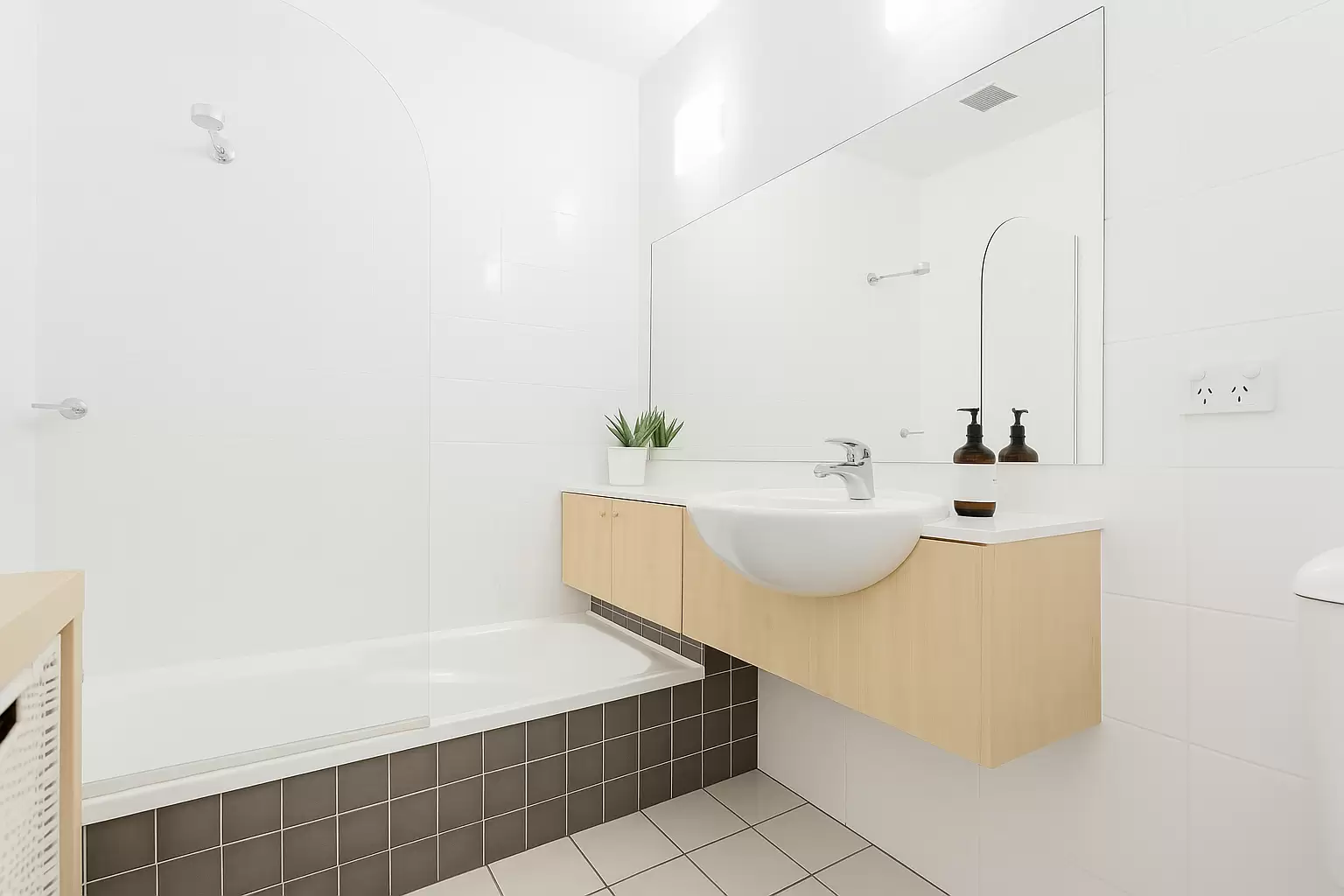 7F/780 Bourke Street, Redfern Leased by The Gallery Real Estate - image 4