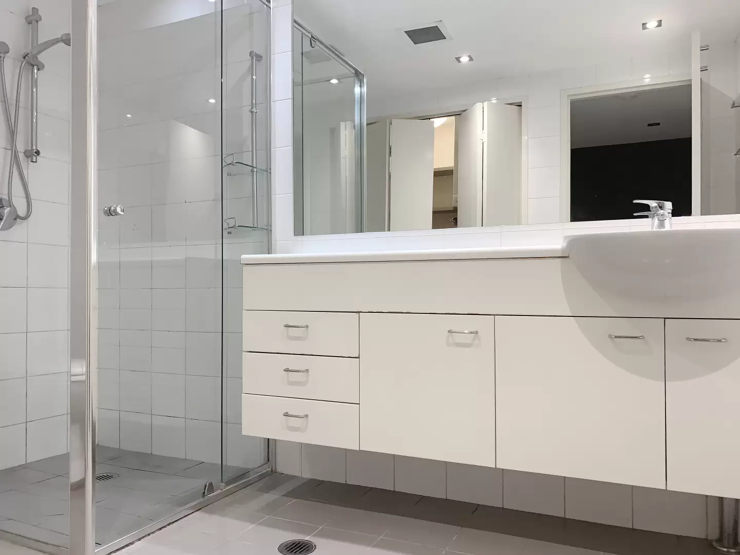 C315/6-8 Crescent Street, Redfern Leased by The Gallery Real Estate - image 7