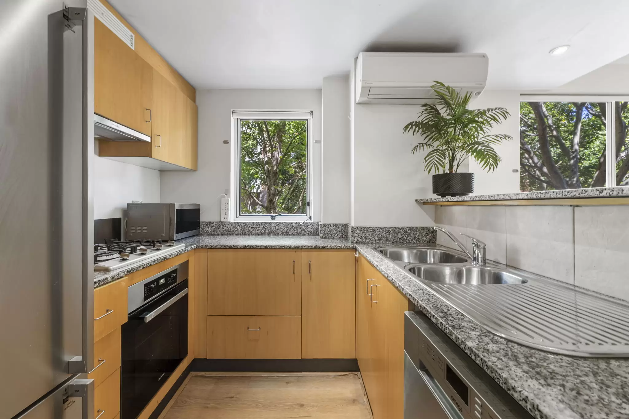 R201/780 Bourke St, Redfern Leased by The Gallery Real Estate - image 4