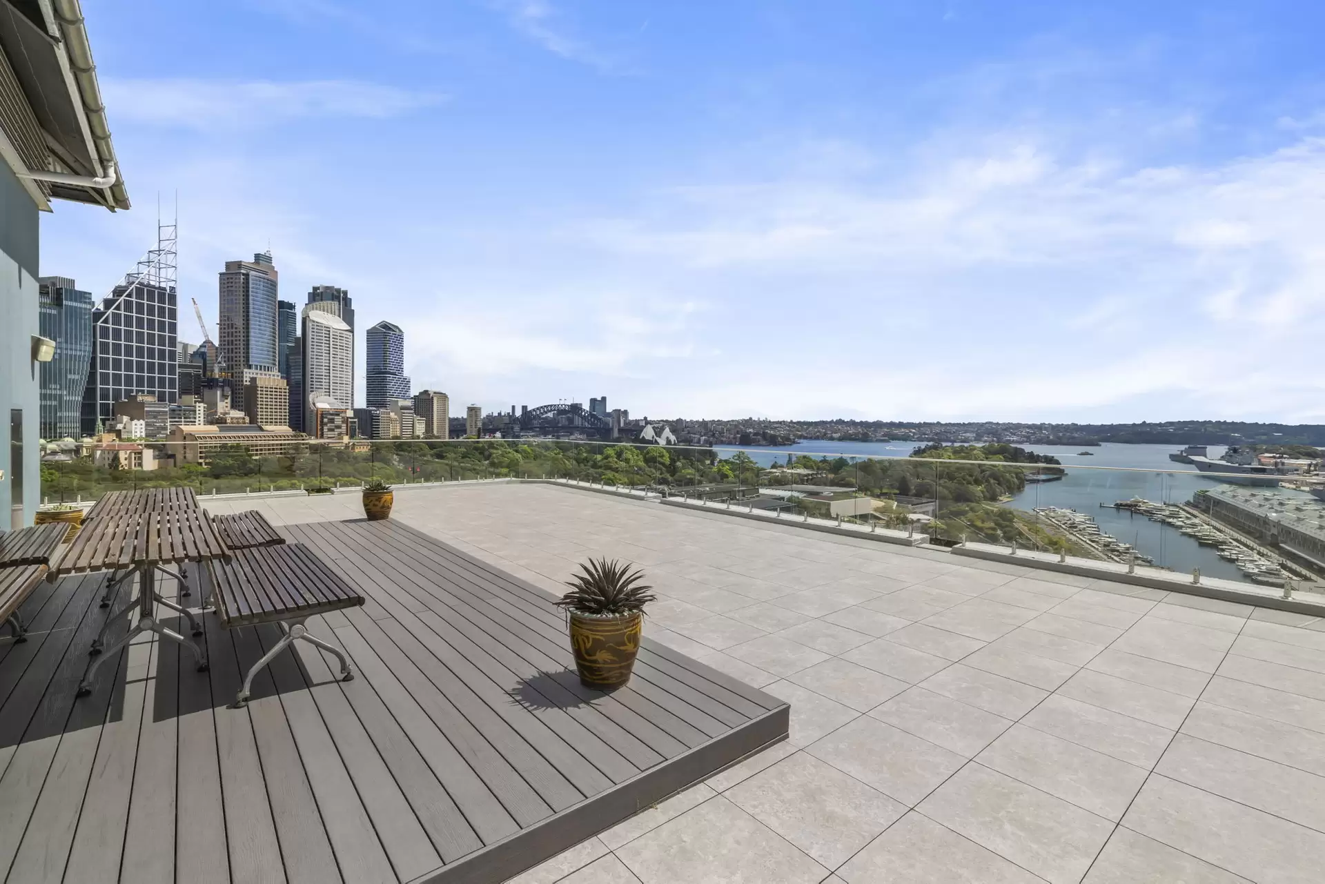 1205/22-40 Sir John Young Crescent, Woolloomooloo Leased by The Gallery Real Estate - image 1