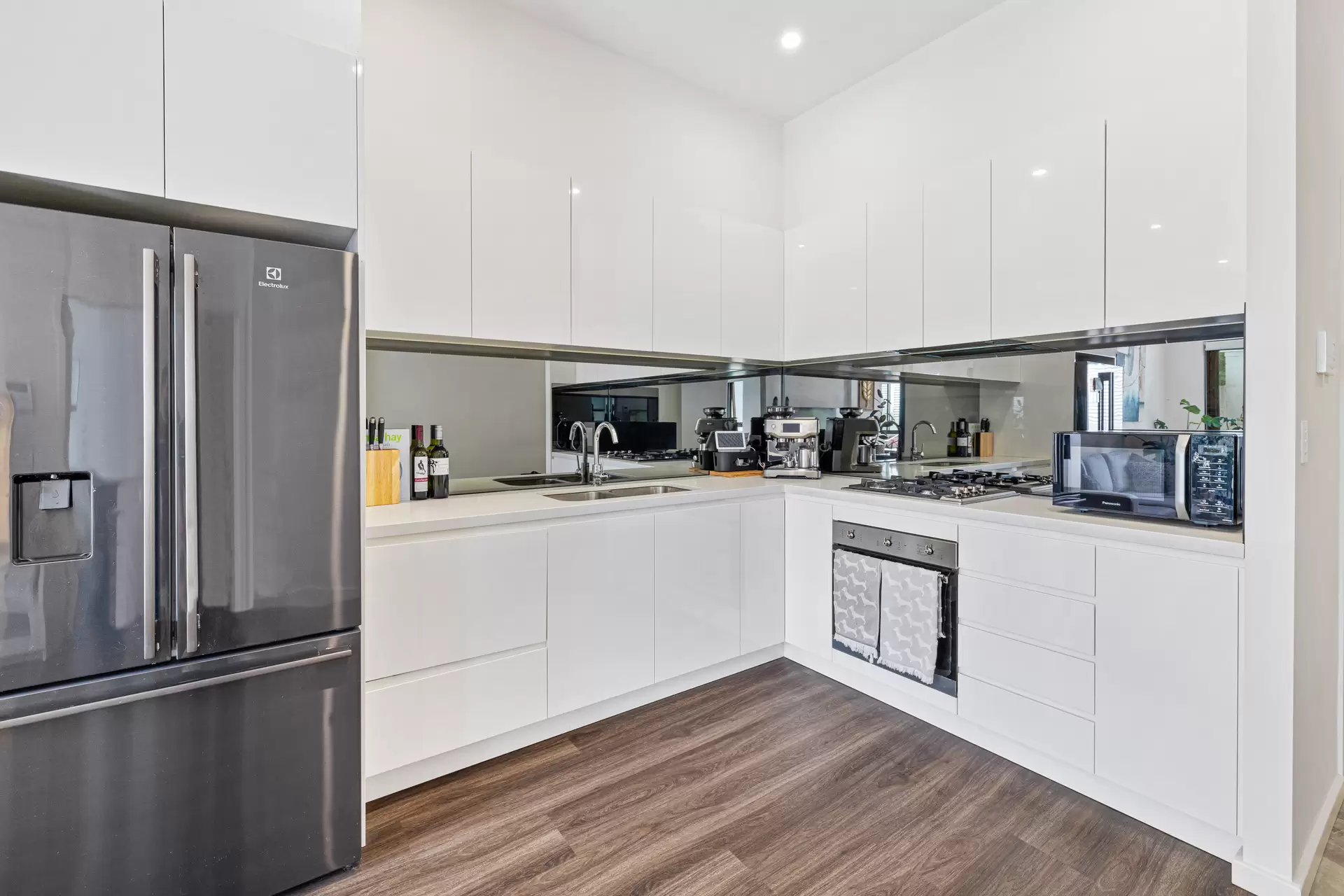 1/25-29 Smallwood Ave, Homebush Leased by The Gallery Real Estate - image 1