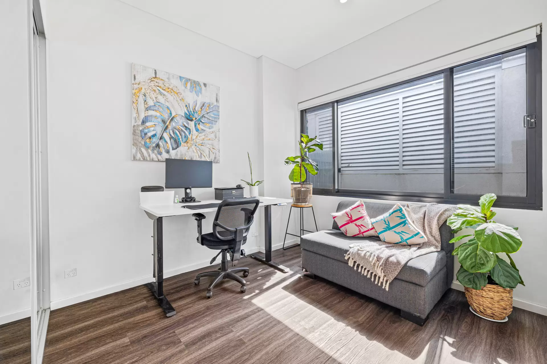 1/25-29 Smallwood Ave, Homebush Leased by The Gallery Real Estate - image 1