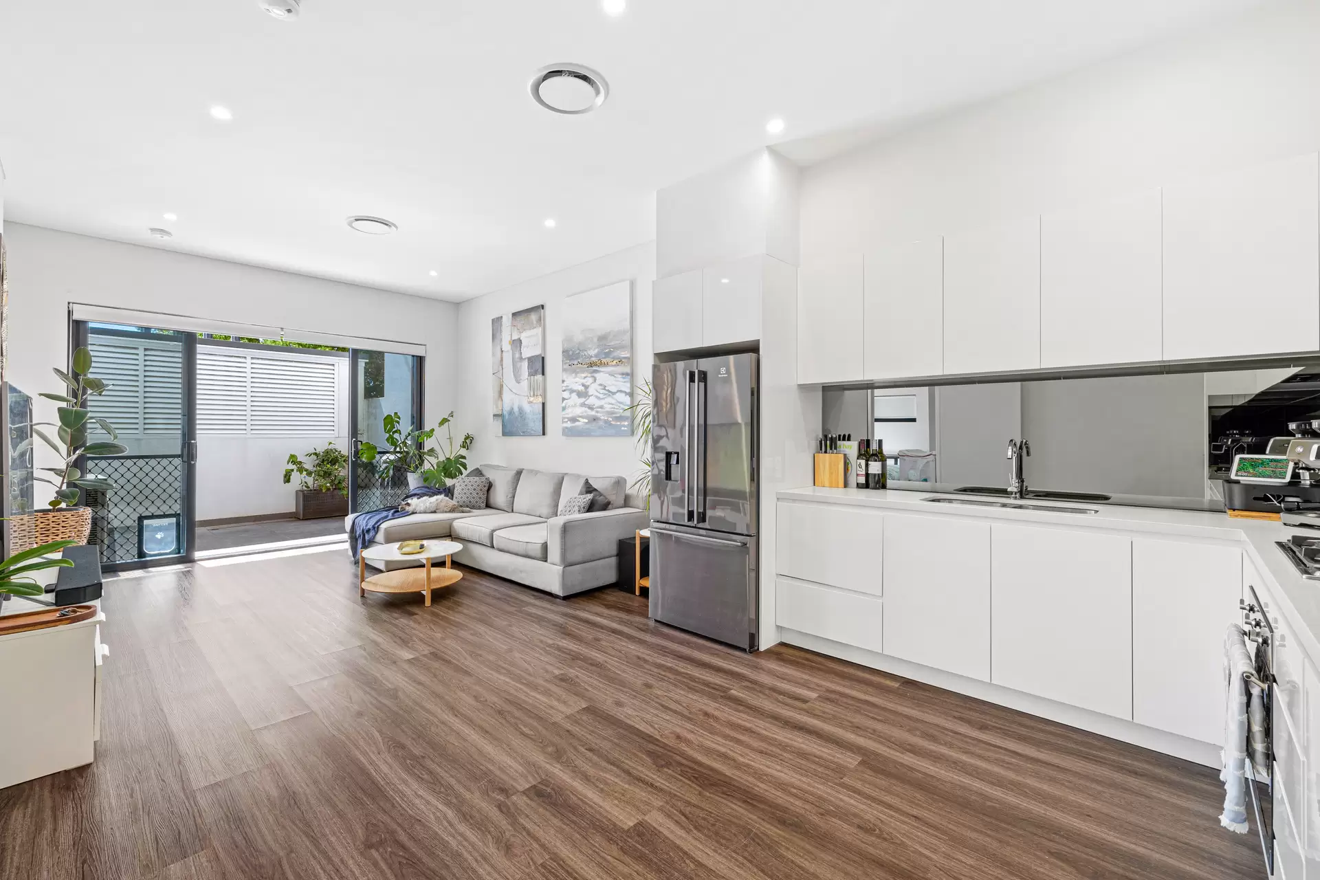 1/25-29 Smallwood Ave, Homebush Leased by The Gallery Real Estate - image 1