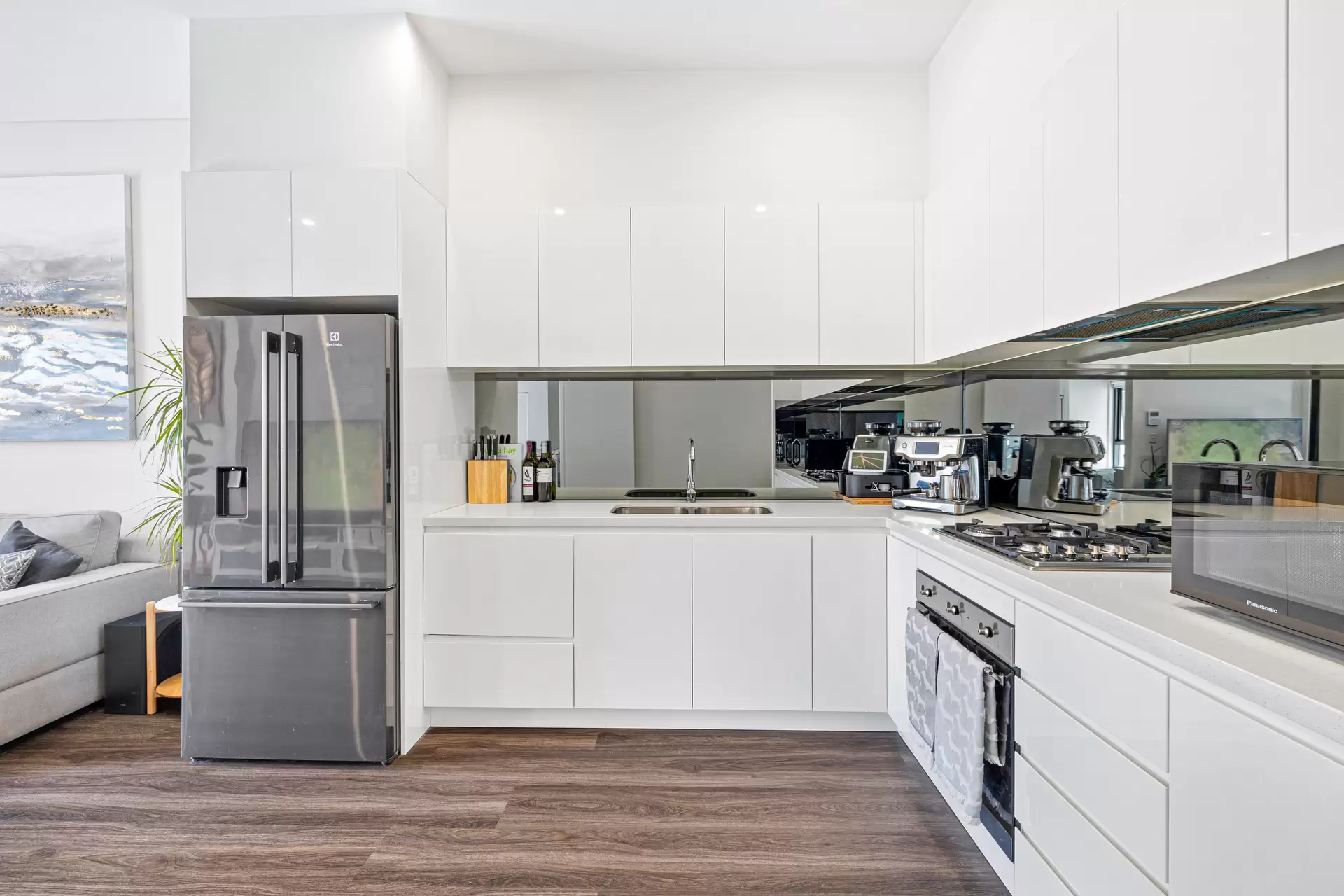 1/25-29 Smallwood Ave, Homebush Leased by The Gallery Real Estate - image 1