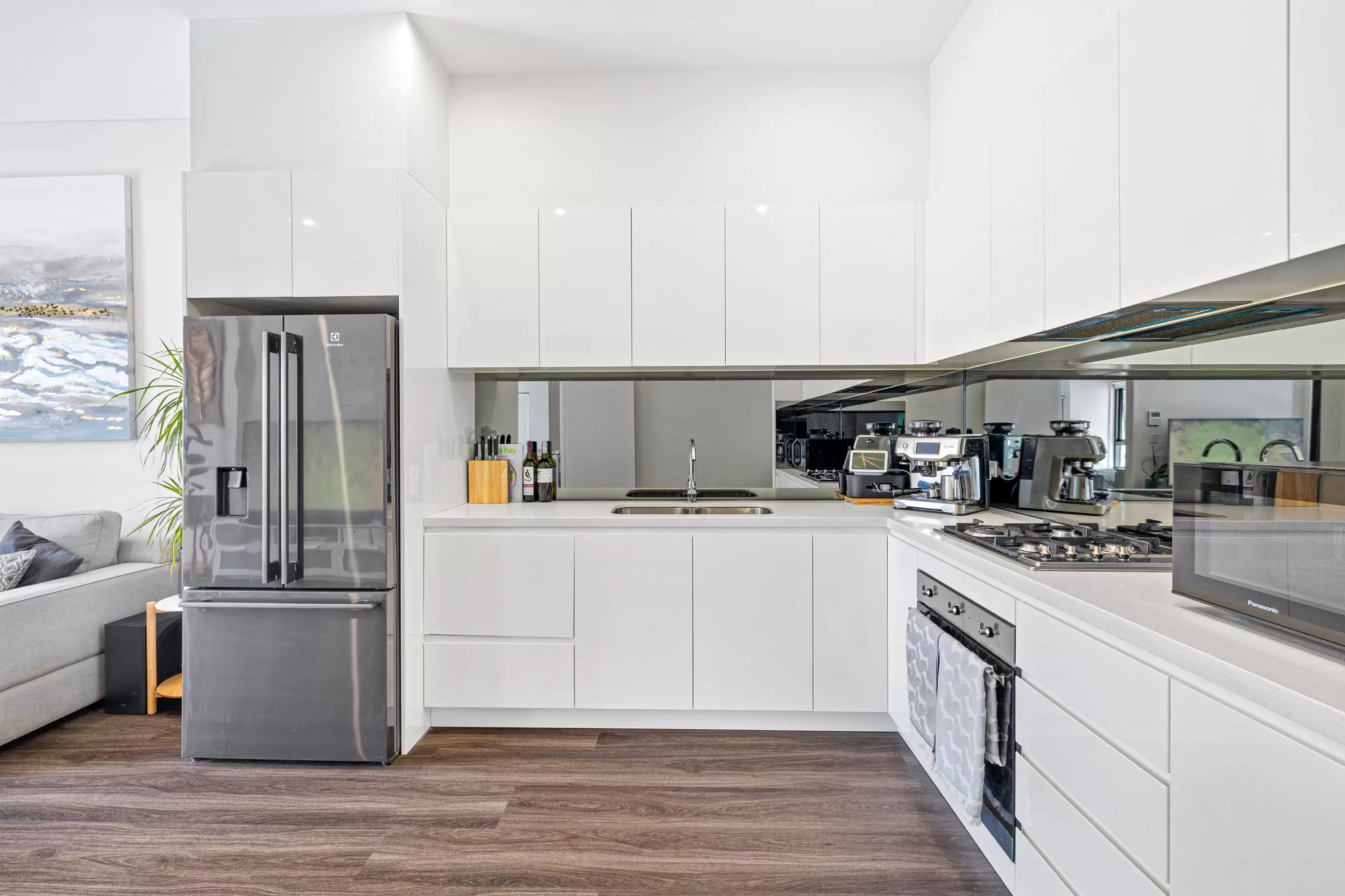 1/25-29 Smallwood Ave, Homebush Leased by The Gallery Real Estate - image 3