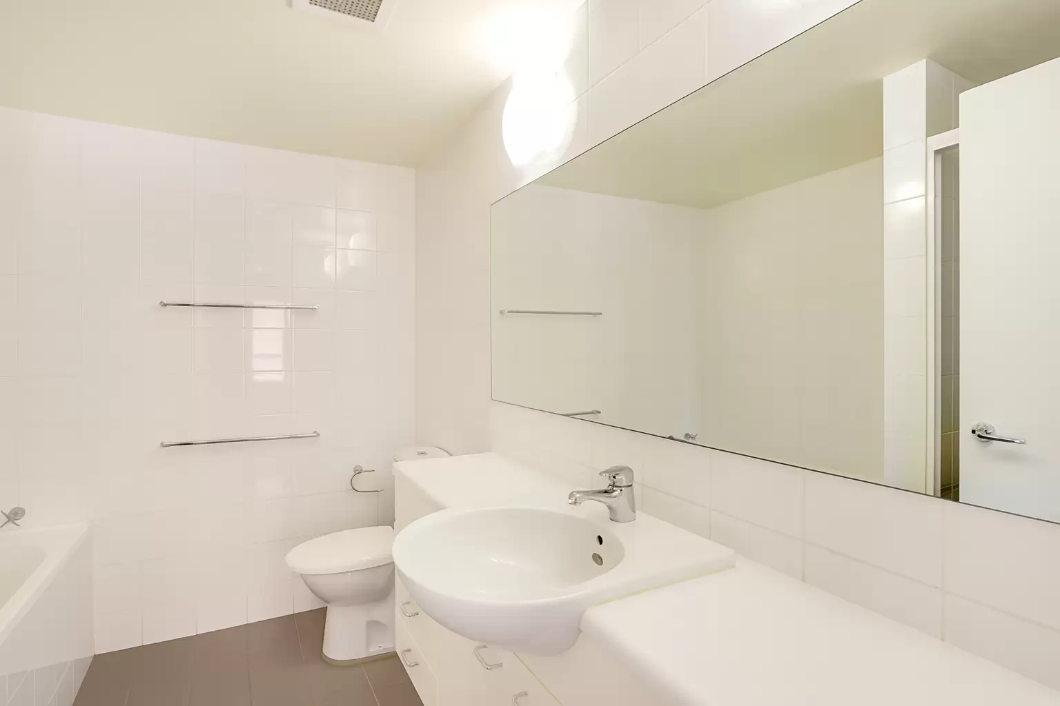 C406/6-8 Crescent Street, Redfern Leased by The Gallery Real Estate - image 4