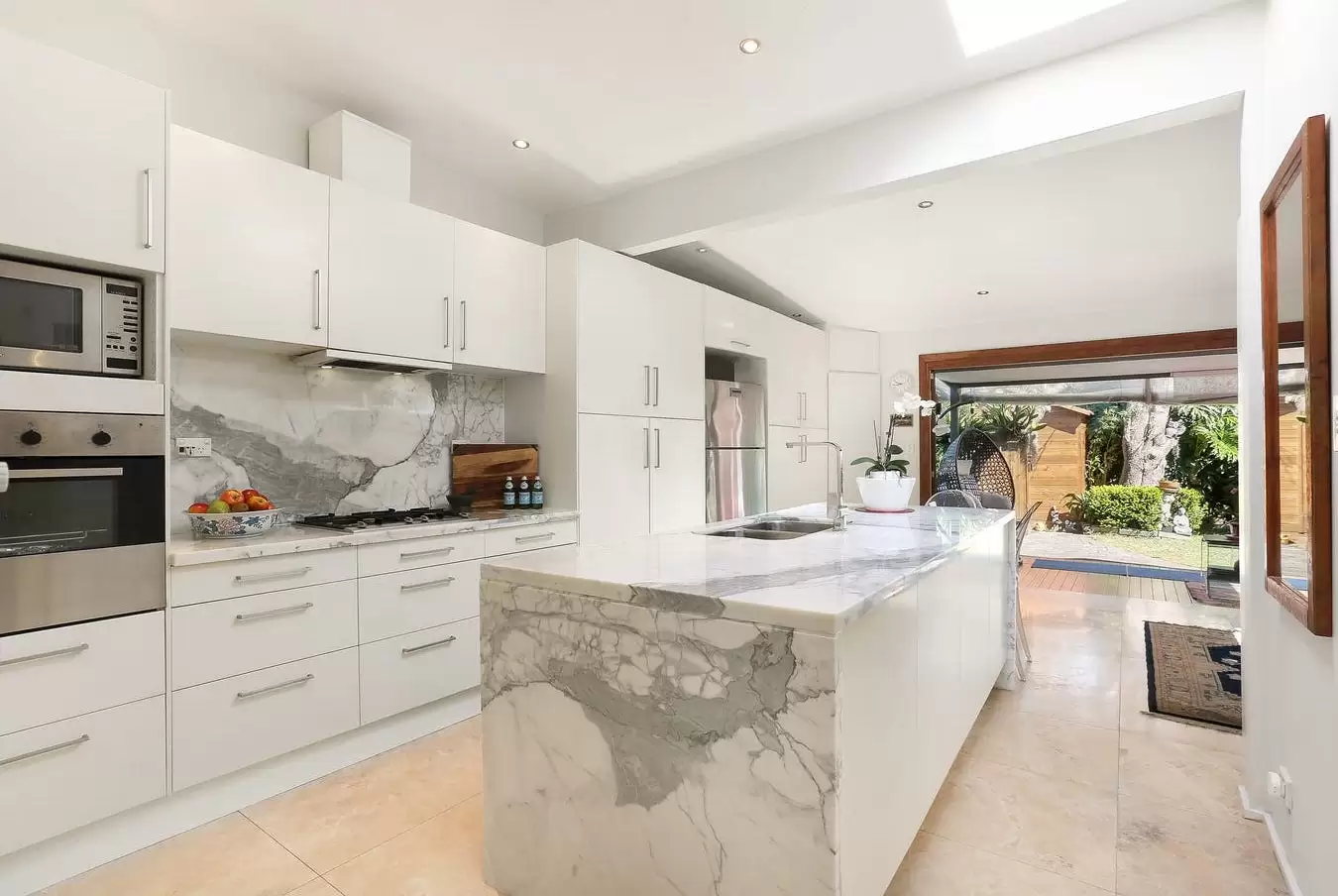 348 Catherine St, Lilyfield Leased by The Gallery Real Estate - image 2