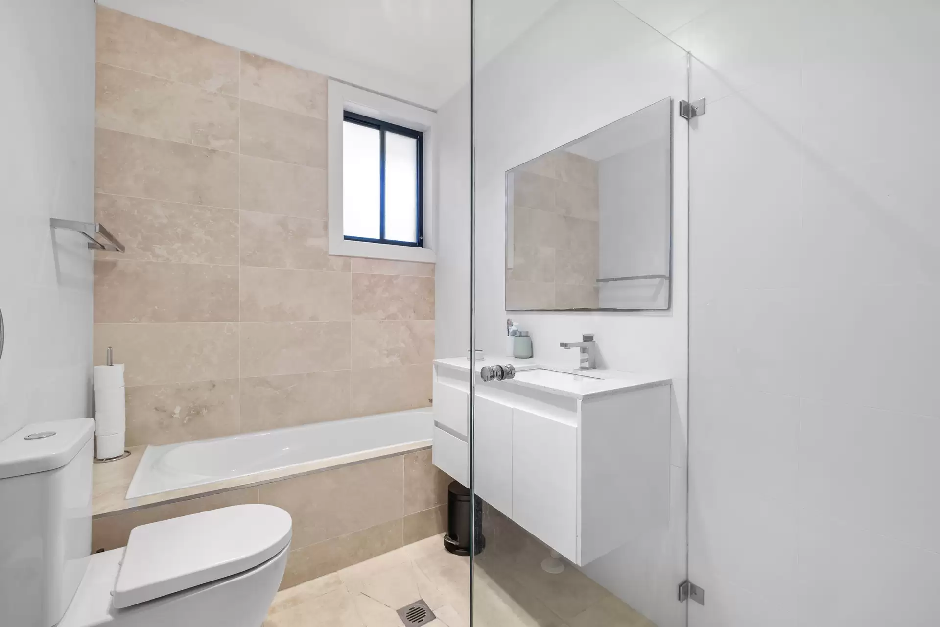 6/5-7 Monie Ave, East Hills Leased by The Gallery Real Estate - image 1