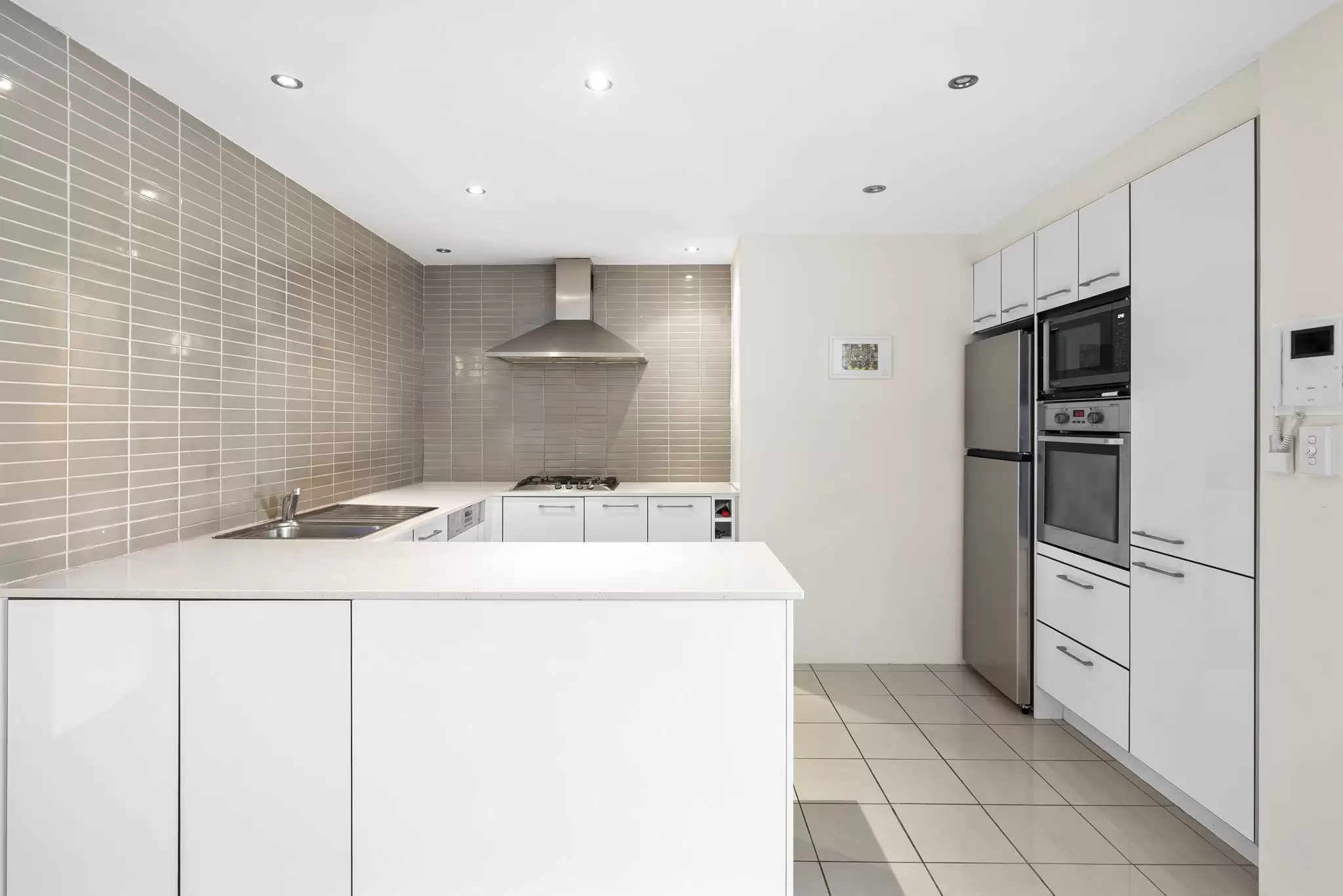 A601/780 Bourke St, Redfern Leased by The Gallery Real Estate - image 2