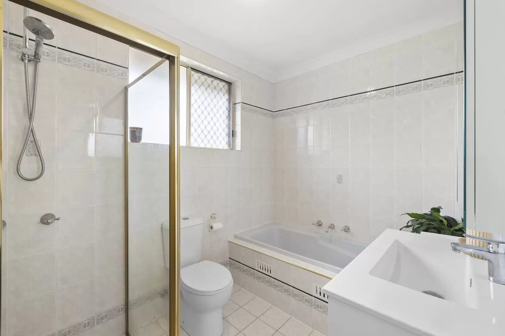 2/424-432 Georges River Road, Croydon Park Leased by The Gallery Real Estate - image 5