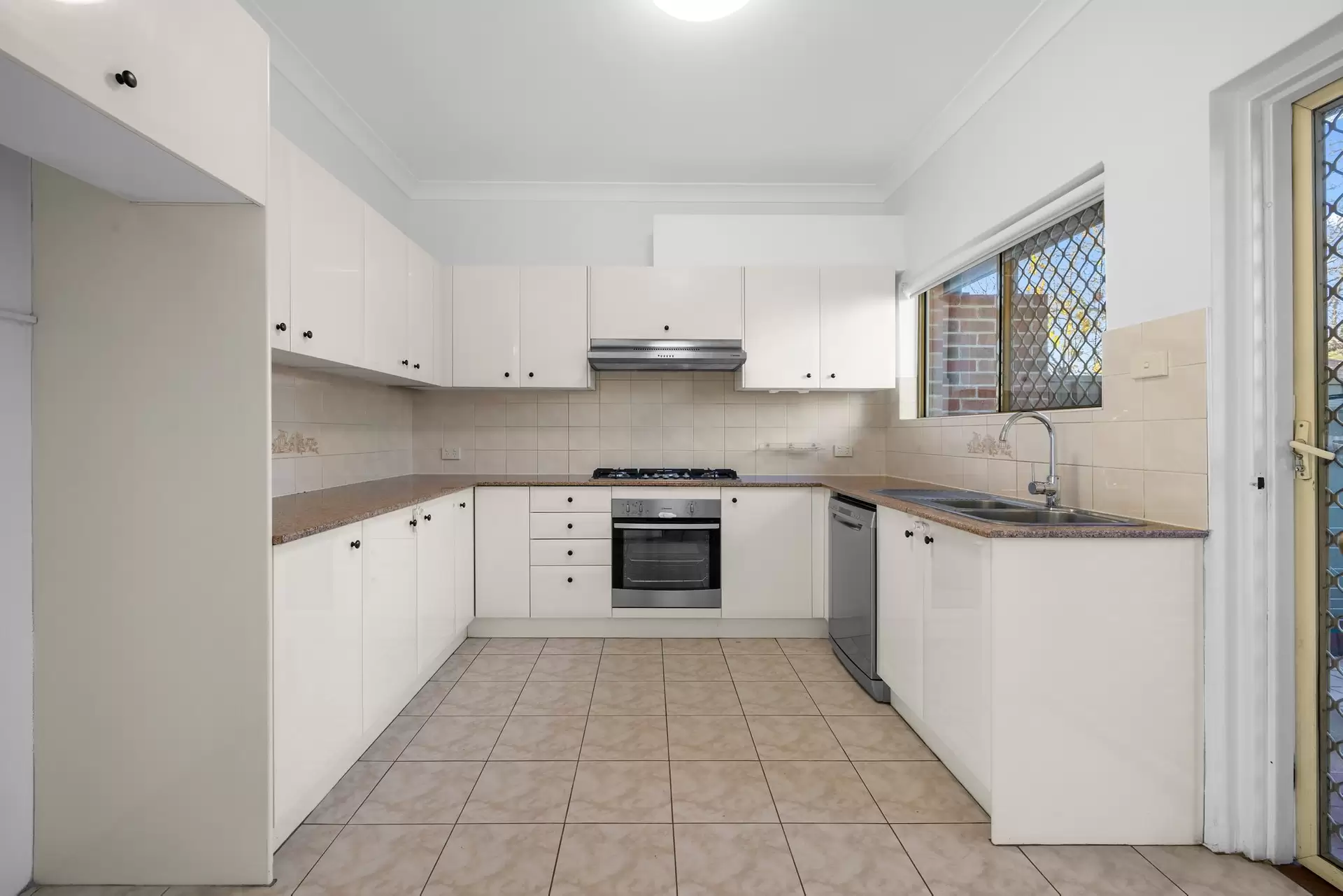 2/424-432 Georges River Road, Croydon Park Leased by The Gallery Real Estate - image 1