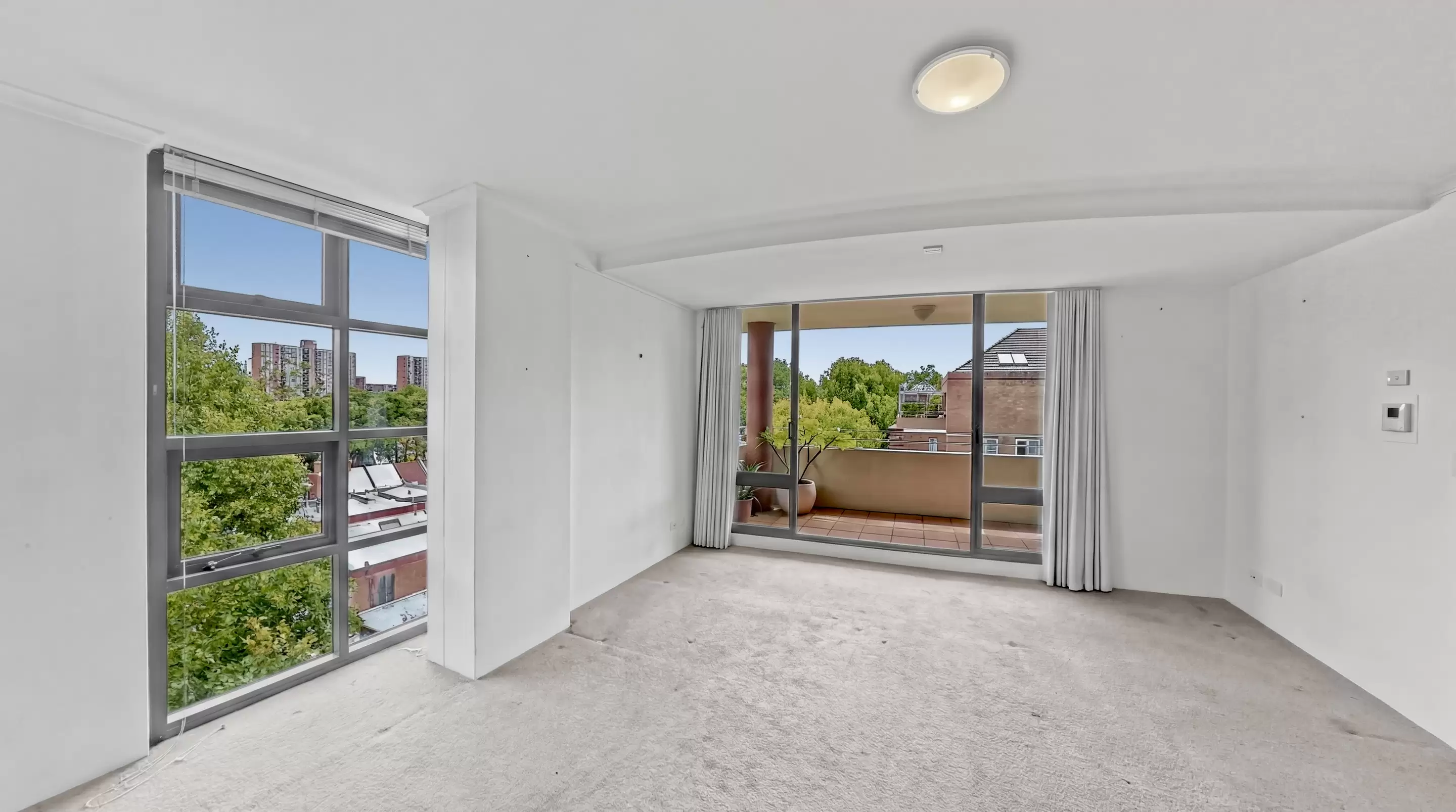 H424/780 Bourke Street, Redfern For Lease by The Gallery Real Estate - image 2