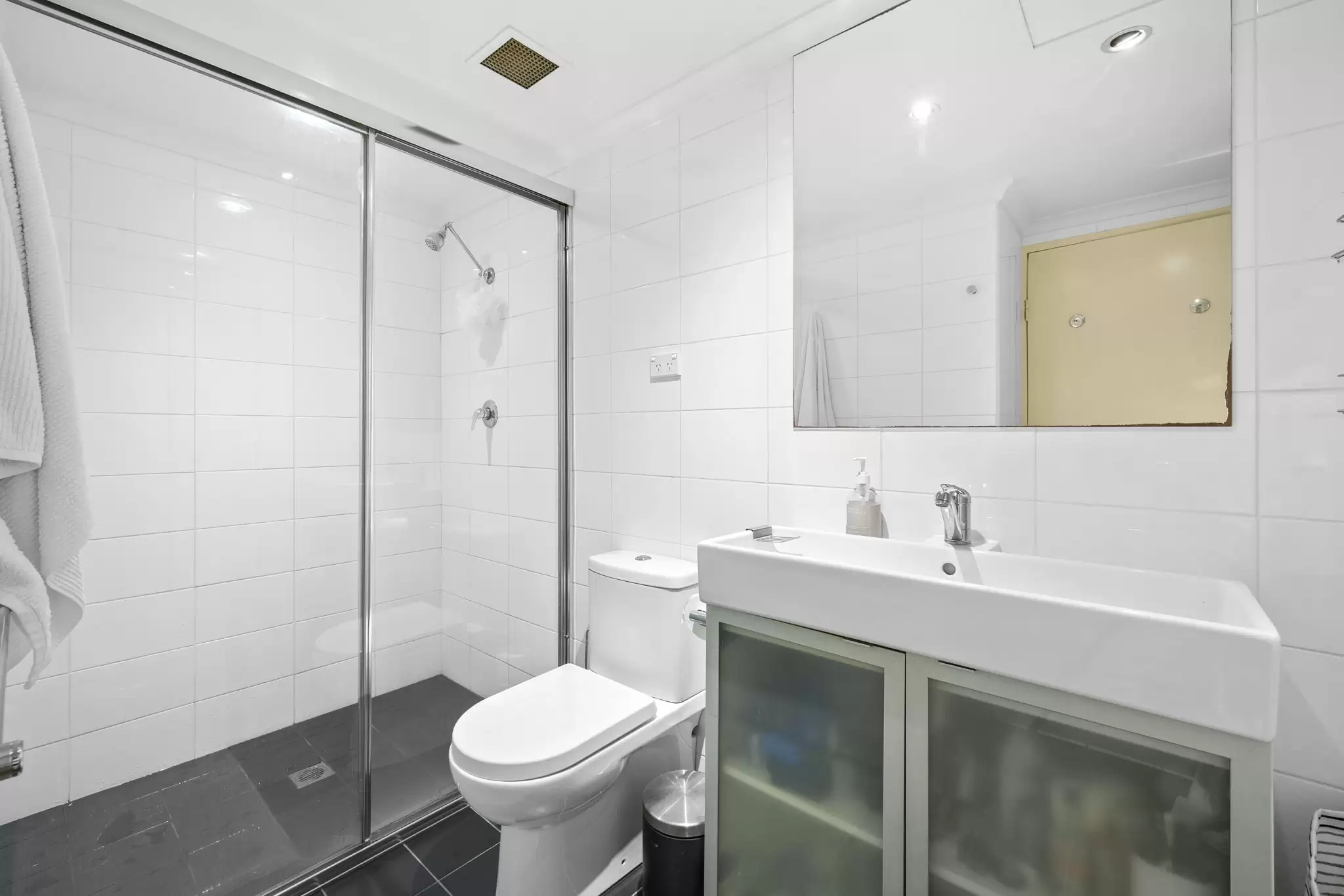 R205/780 Bourke Street, Redfern Leased by The Gallery Real Estate - image 7