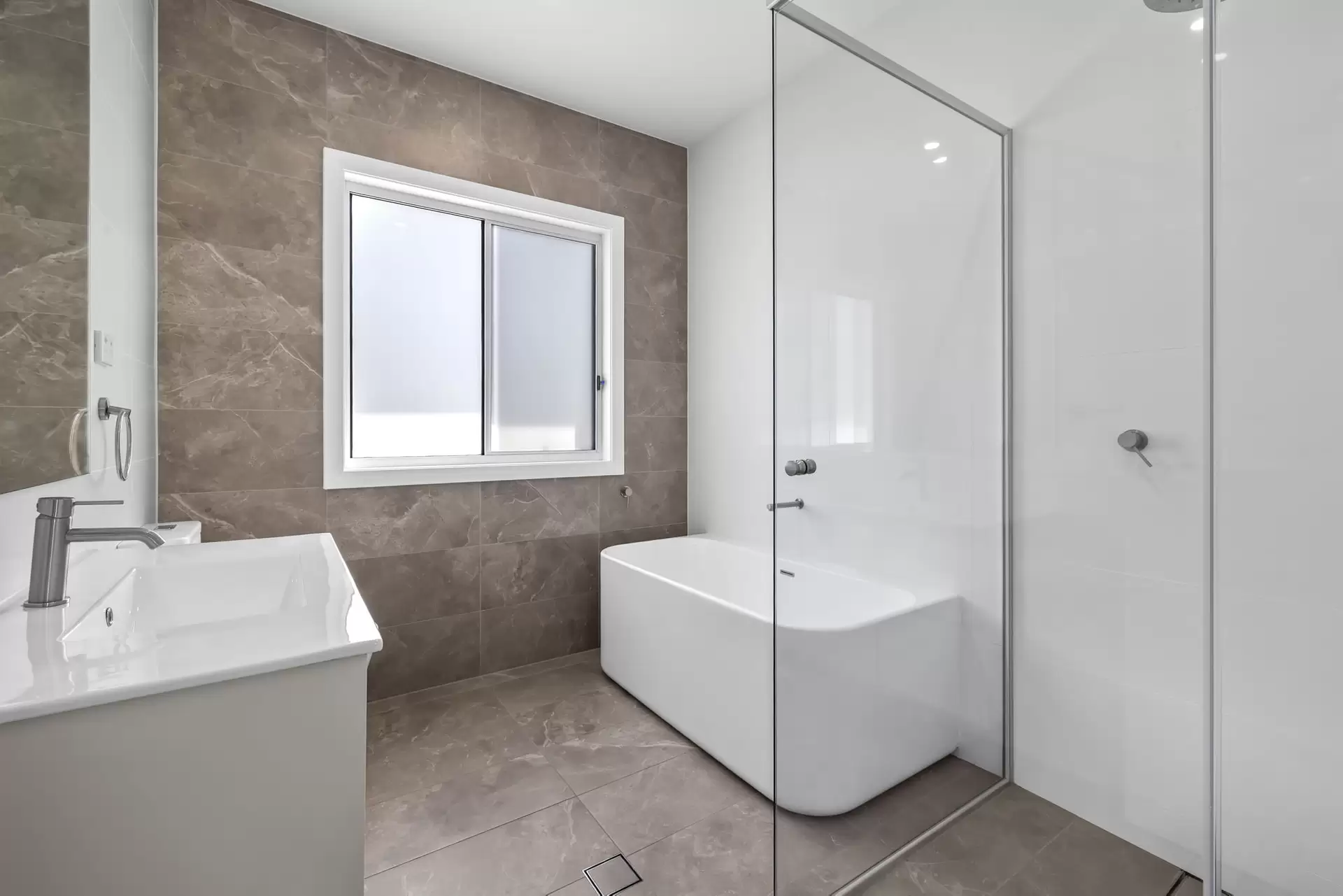 92 Baroona Road, Northbridge Leased by The Gallery Real Estate - image 1