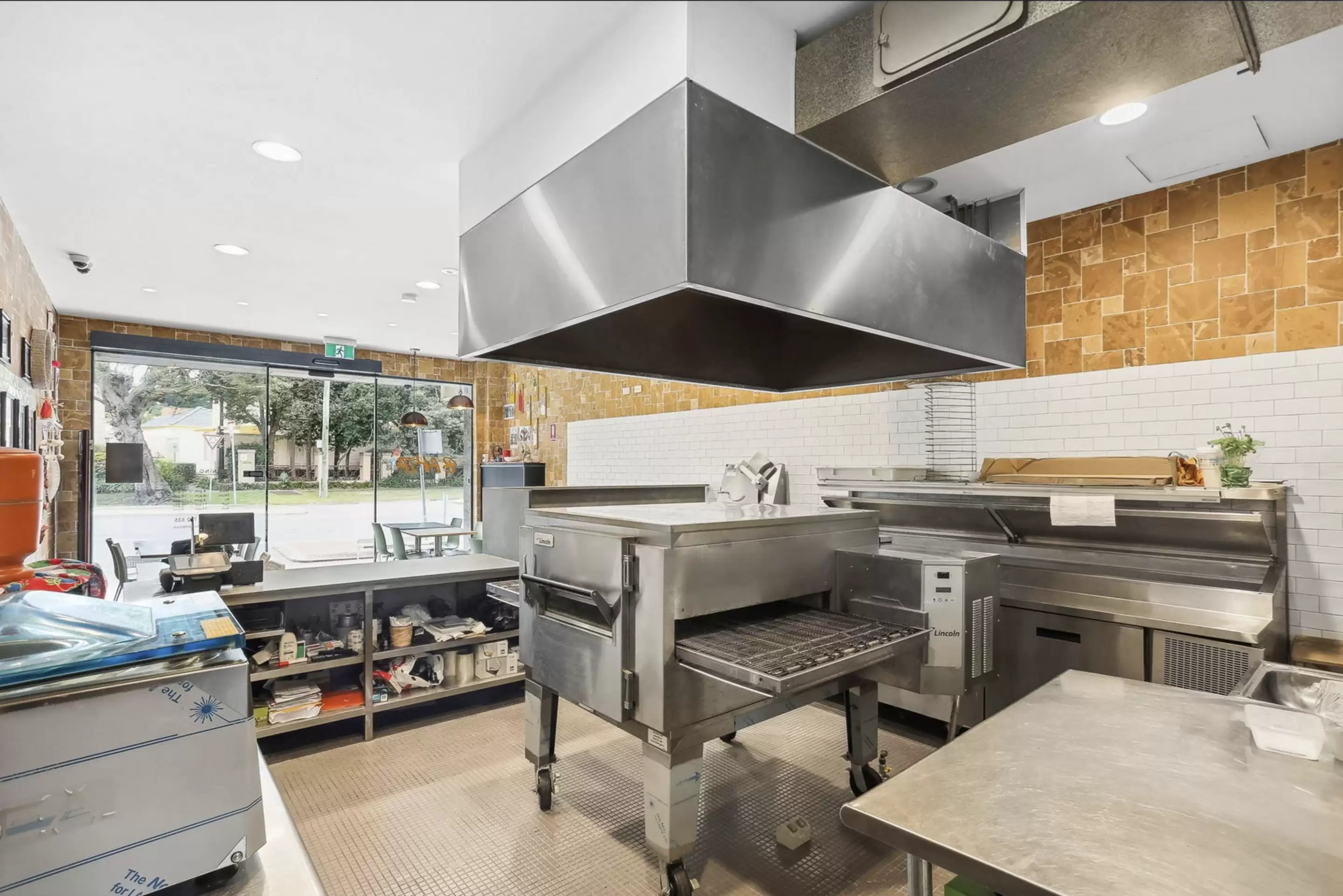 59 Todman Avenue, Kensington For Lease by The Gallery Real Estate - image 4